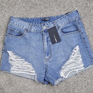 🎁 NWT TITLE:Fashion Nova Blue Distressed Denim Shorts | Women’s XL |